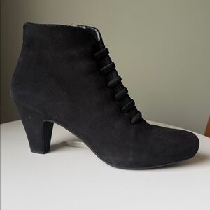 Pas De Rouge Black Suede Leather Zip Ankle Boots Size 40.5 EUR Made in Italy